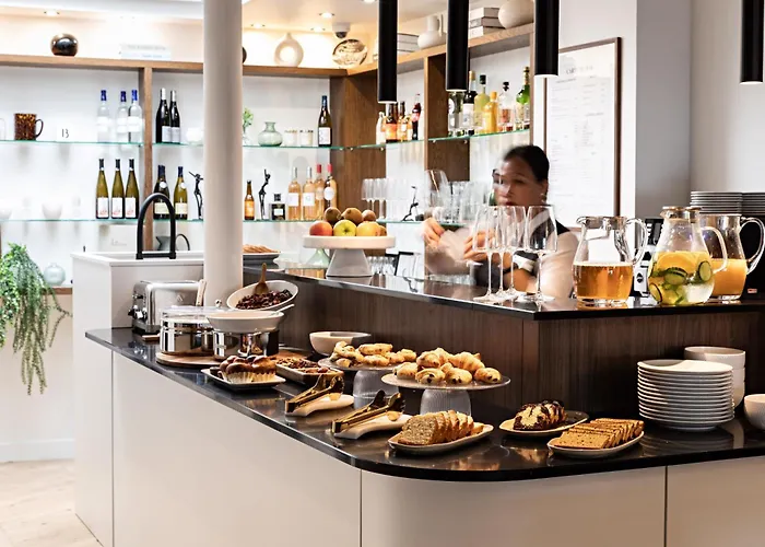 Western Premier The Blake Gare Saint Lazare Hotel 4*